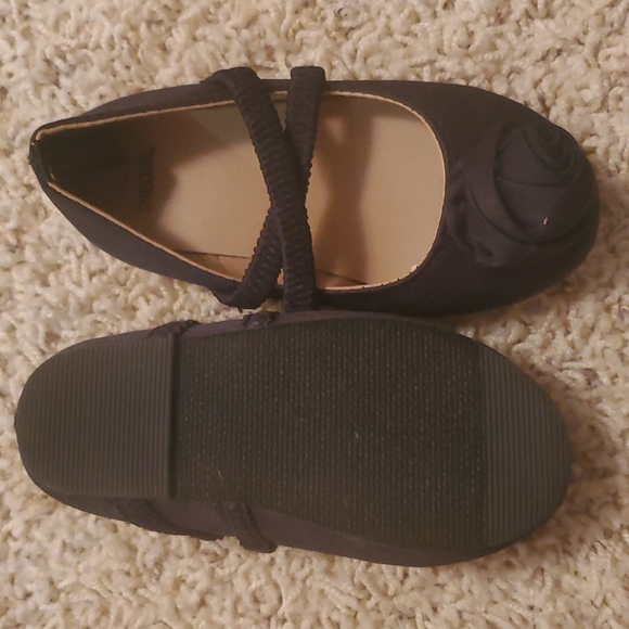 Black ballet shoes, roses on toes - Picture 3 of 3